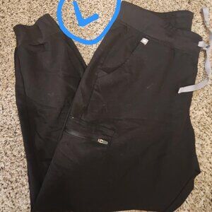 FIGS black size LARGE joggers in LIKE NEW CONDITION